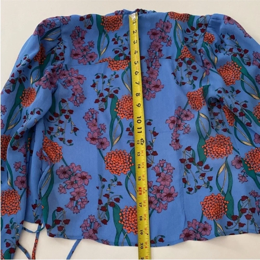 ASTR The Label Faade Wrap Top Shirt Floral Blouse size Small - Picture 14 of 16